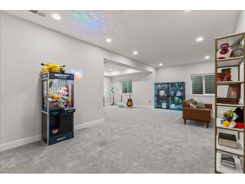 Furnished interior view inside a new home in Prairie Song, Windsor (Image 37).