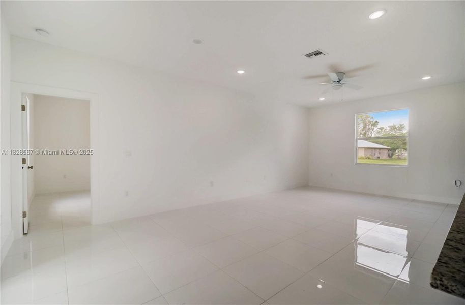 Spacious, unfurnished interior of a new home in , Alva (Image 33).