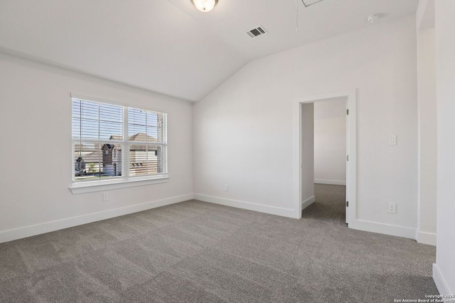 Spacious, unfurnished interior of a new home in Carmel Ranch, Schertz (Image 32).