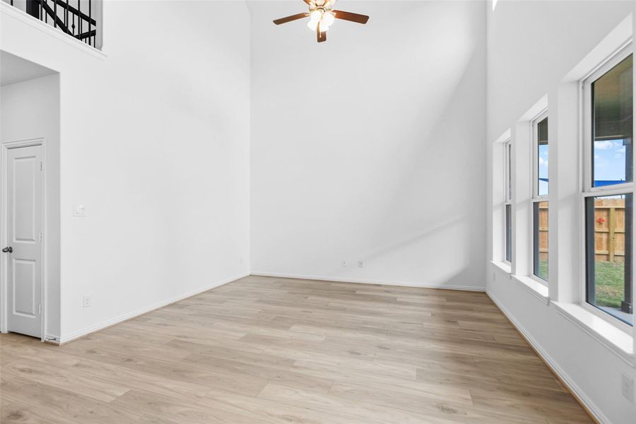 Spacious, unfurnished interior of a new home in Beamer Villas, Friendswood (Image 17).