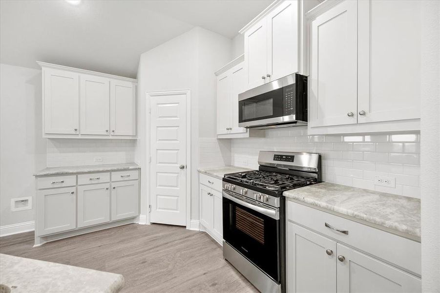Furnished interior view inside a new home in Fox Landing, Caddo Mills (Image 8).