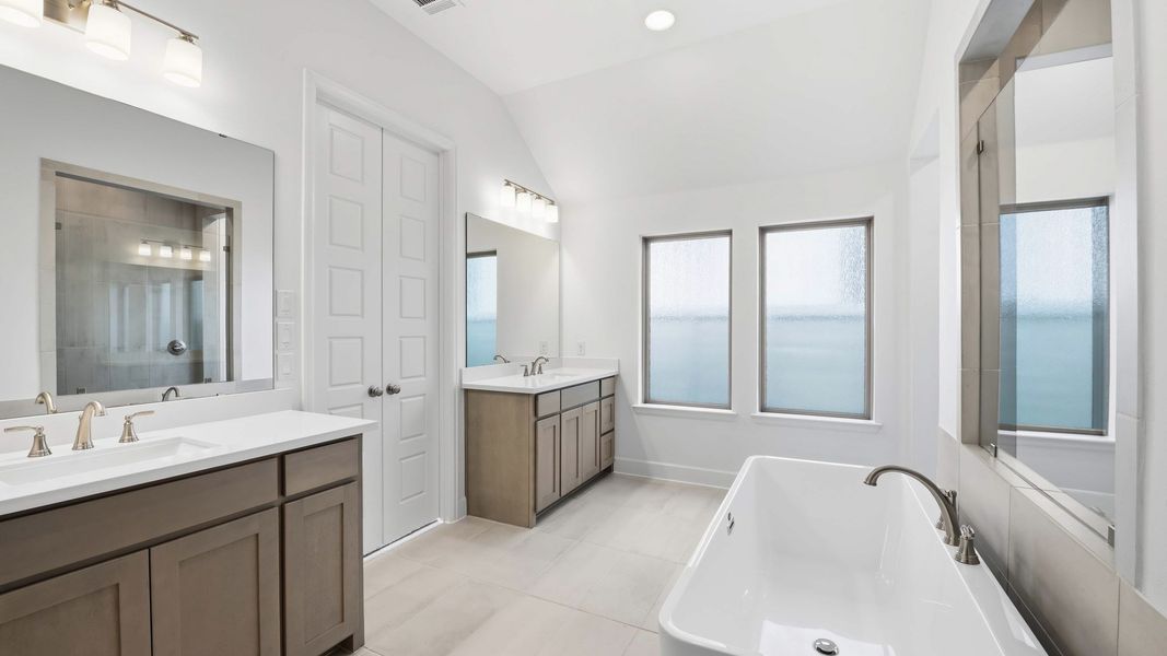 Furnished interior view inside a new home in Ramble, Celina (Image 12).