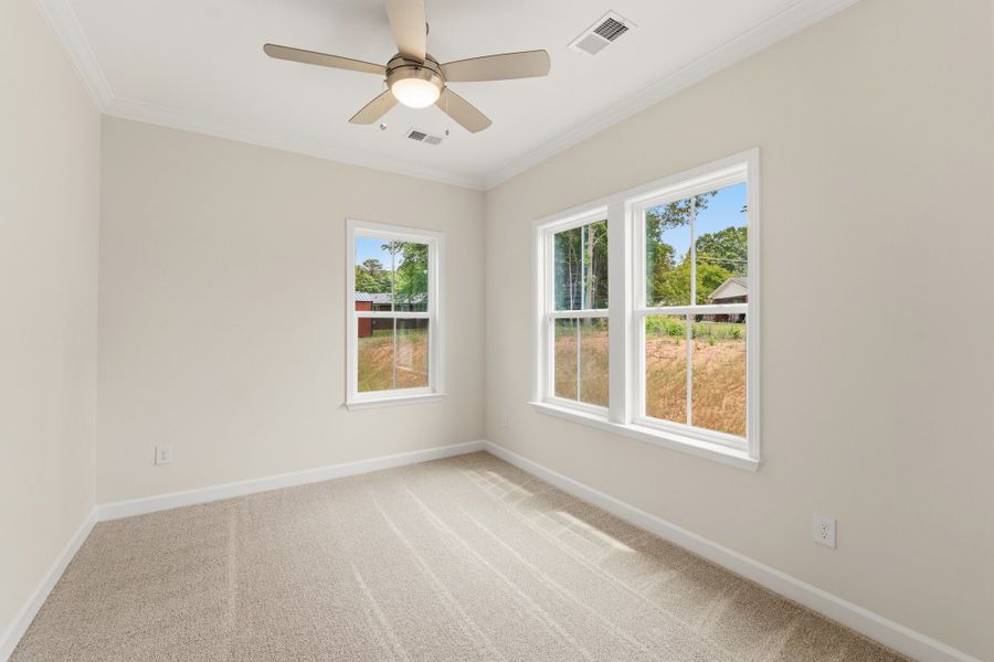 Spacious, unfurnished interior of a new home in Windsor Forest, Anderson (Image 24).