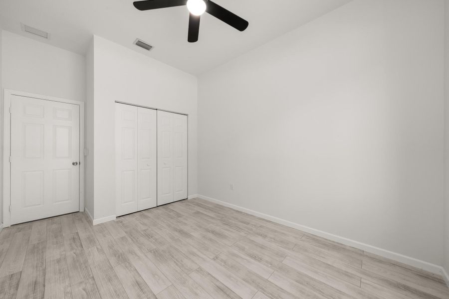 Spacious, unfurnished interior of a new home in , Lake Placid (Image 22).