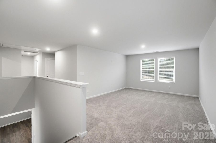 Spacious, unfurnished interior of a new home in Waxhaw Landing, Monroe (Image 27).
