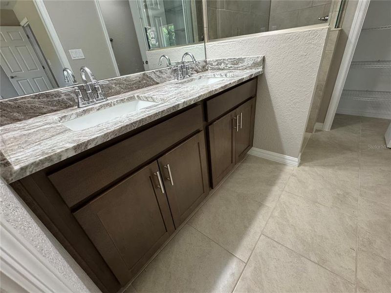 Close-up of interior finishes inside a home in , Dunnellon (Image 18).