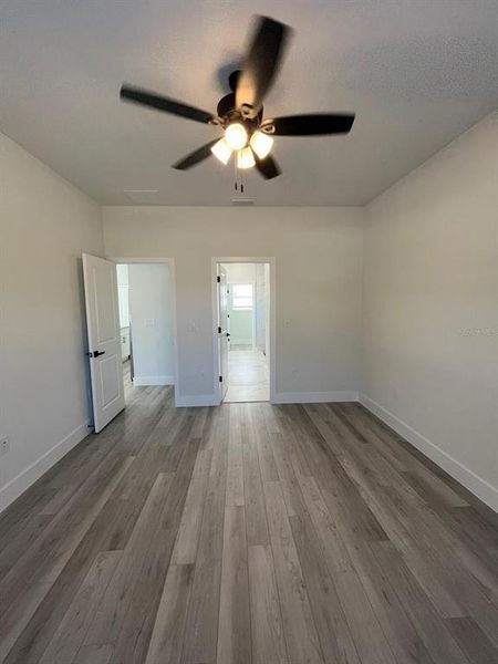 Spacious, unfurnished interior of a new home in , Citrus Springs (Image 30).