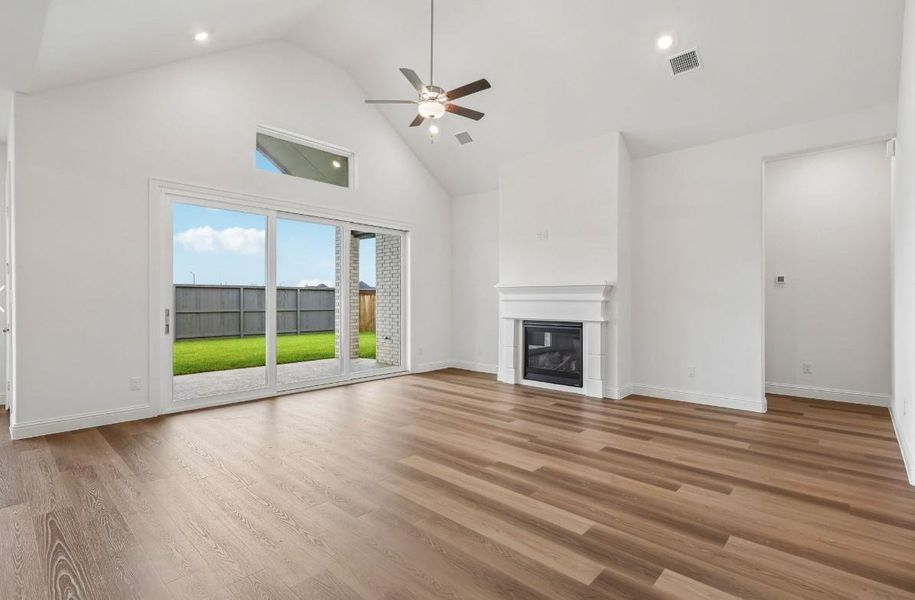 Spacious, unfurnished interior of a new home in The Grand Prairie 60', Hockley (Image 14).