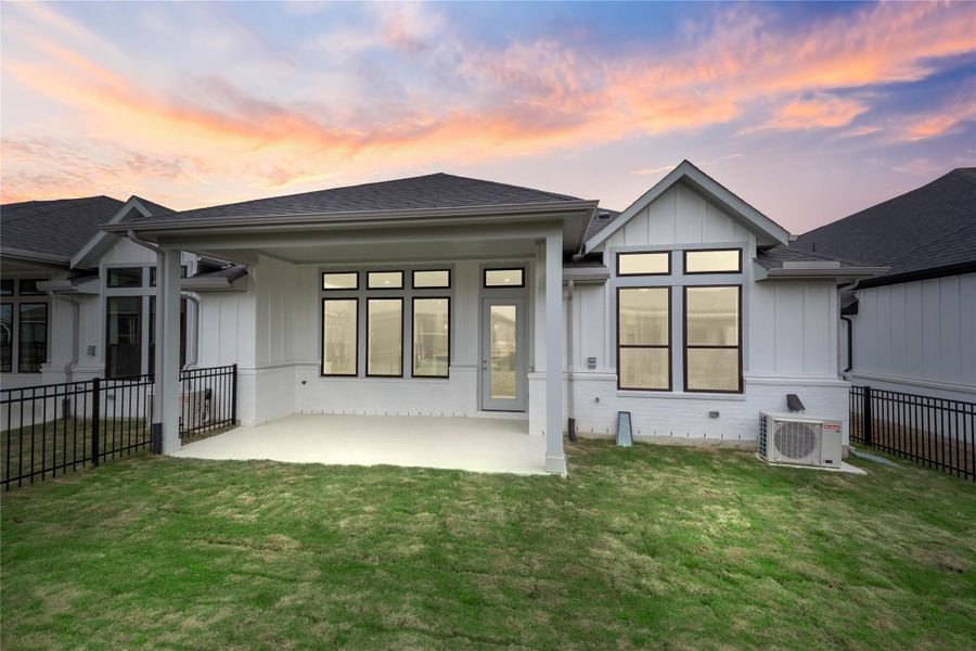 Come explore this generous backyard—perfect for kids to play freely and adults to unwind in comfort!