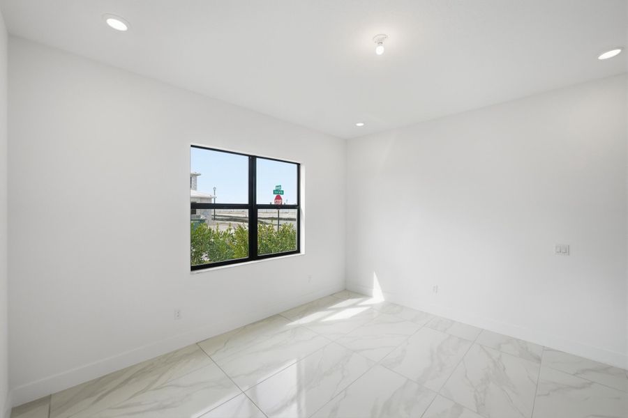 58-print-10140-royal-ascot-avenue