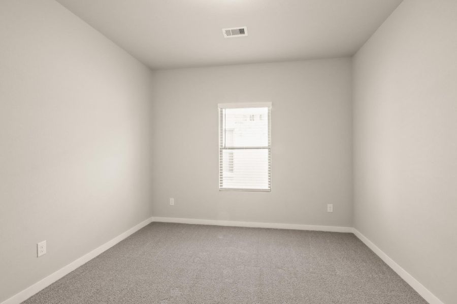 Spacious, unfurnished interior of a new home in Westridge Cove 40', Conroe (Image 17).