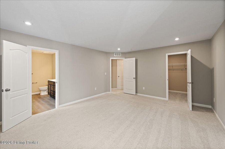 Spacious, unfurnished interior of a new home in Bridle Run, Louisville (Image 26). Spacious, unfurnished interior of a new home in Bridle Run, Louisville (Image 26).