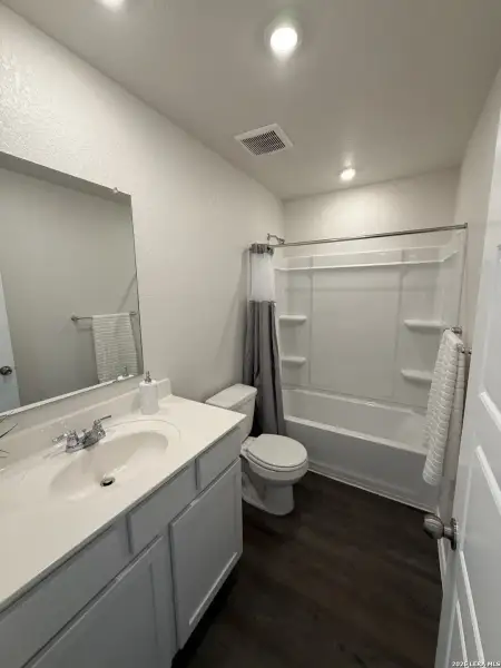Furnished interior view inside a new home in Red Hawk Landing, San Antonio (Image 6). Furnished interior view inside a new home in Red Hawk Landing, San Antonio (Image 6).