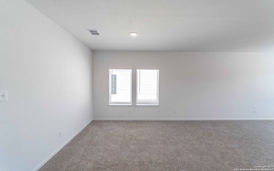 Spacious, unfurnished interior of a new home in Red Hawk Landing, San Antonio (Image 12).
