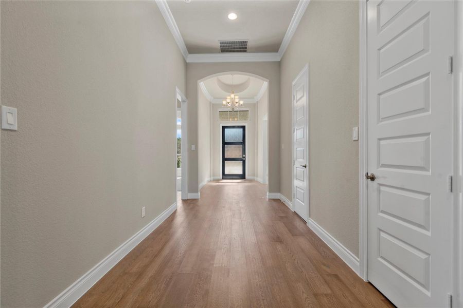 Spacious, unfurnished interior of a new home in , Conroe (Image 40). Spacious, unfurnished interior of a new home in , Conroe (Image 40).