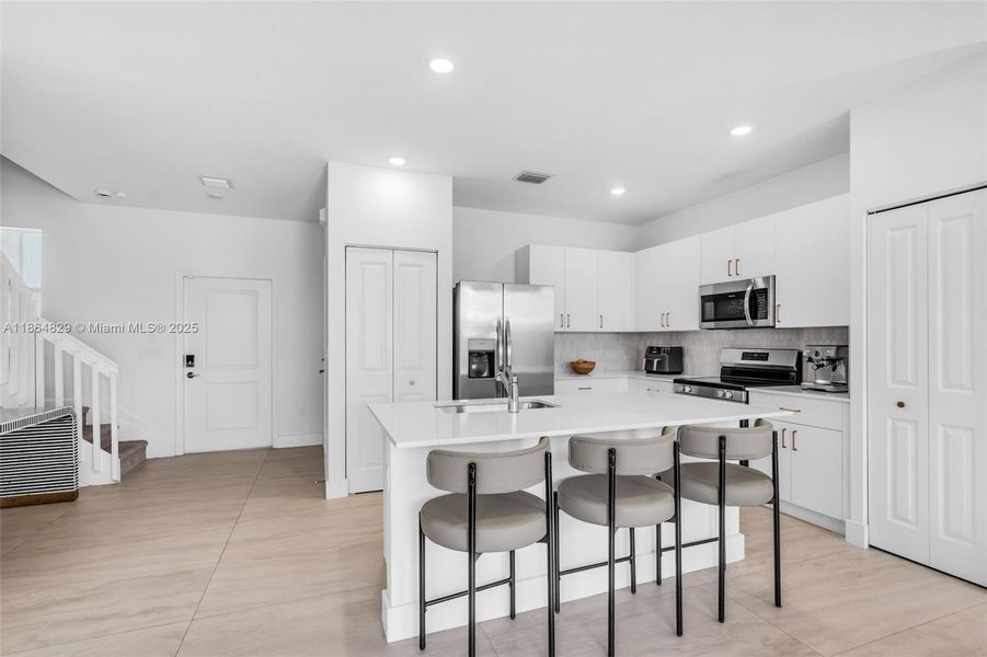 Furnished interior view inside a new home in , Coral Springs (Image 5).