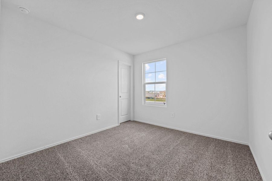 Spacious, unfurnished interior of a new home in Durango, Mustang Ridge (Image 15).