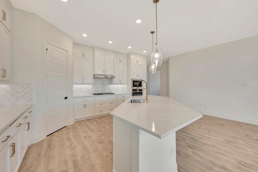 Furnished interior view inside a new home in Sandbrock Ranch, Aubrey (Image 19). Furnished interior view inside a new home in Sandbrock Ranch, Aubrey (Image 19).