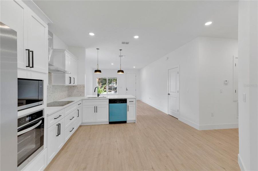Furnished interior view inside a new home in , Orlando (Image 12).