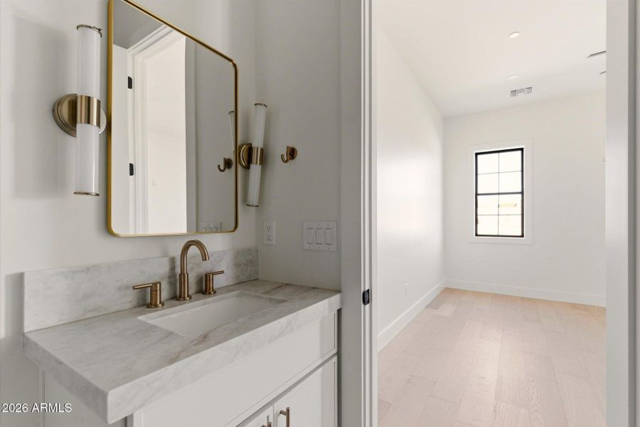 Bath w Quartz Counters & Brass Fixtures Bath w Quartz Counters & Brass Fixtures