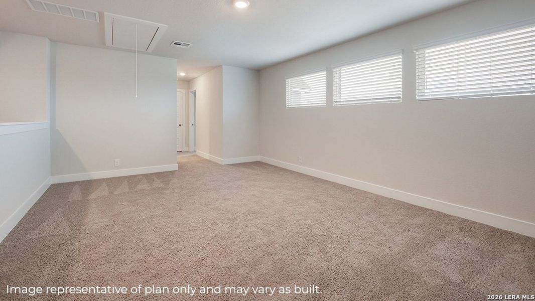 Spacious, unfurnished interior of a new home in Brookstone Creek, San Antonio (Image 10).