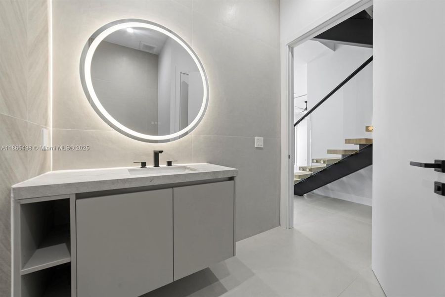 Furnished interior view inside a new home in , Fort Lauderdale (Image 5). Furnished interior view inside a new home in , Fort Lauderdale (Image 5).