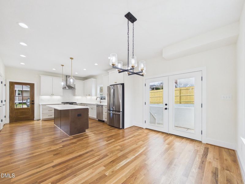 CAM01608G0-PR0128-STILL036