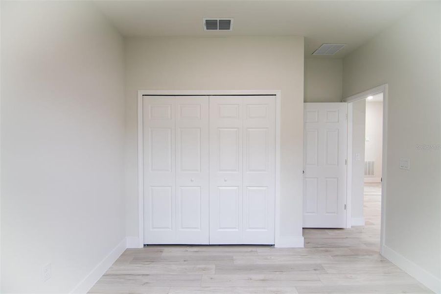 Spacious, unfurnished interior of a new home in , Ocala (Image 18).