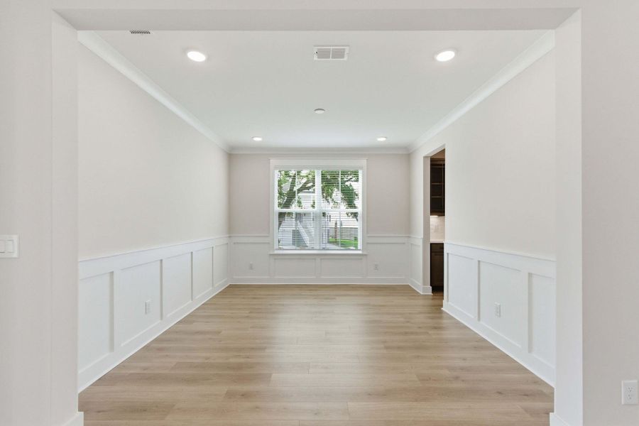 Spacious, unfurnished interior of a new home in Liberty Hill Farm, Mount Pleasant (Image 35).