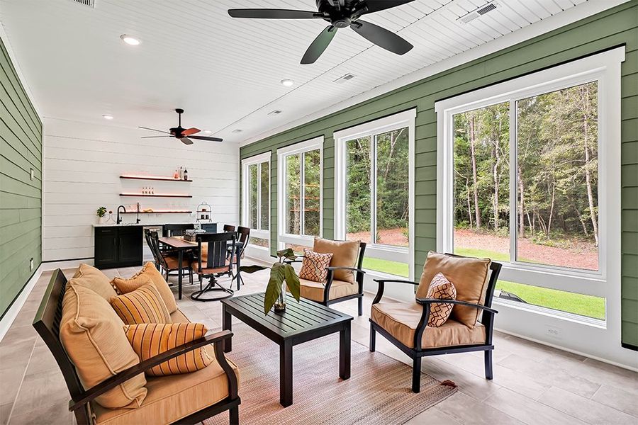 Jonesport, Enclosed Loggia