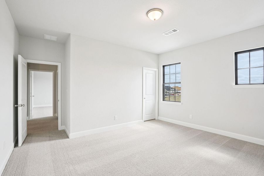 Spacious, unfurnished interior of a new home in Del Bello Lakes 60', Manvel (Image 43).