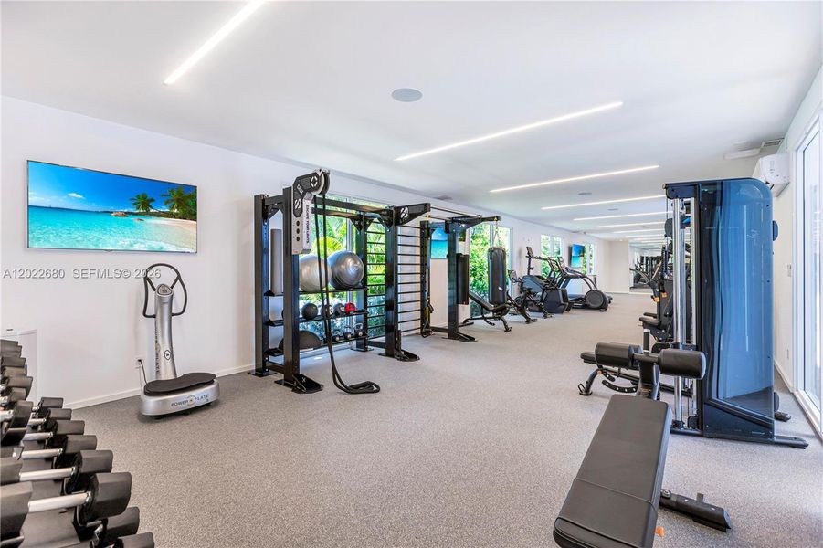 Community amenities in , Bal Harbour (Image 4).