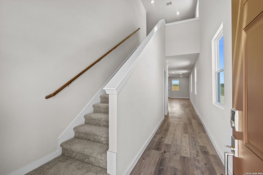 Spacious, unfurnished interior of a new home in Summerlin, San Antonio (Image 33).