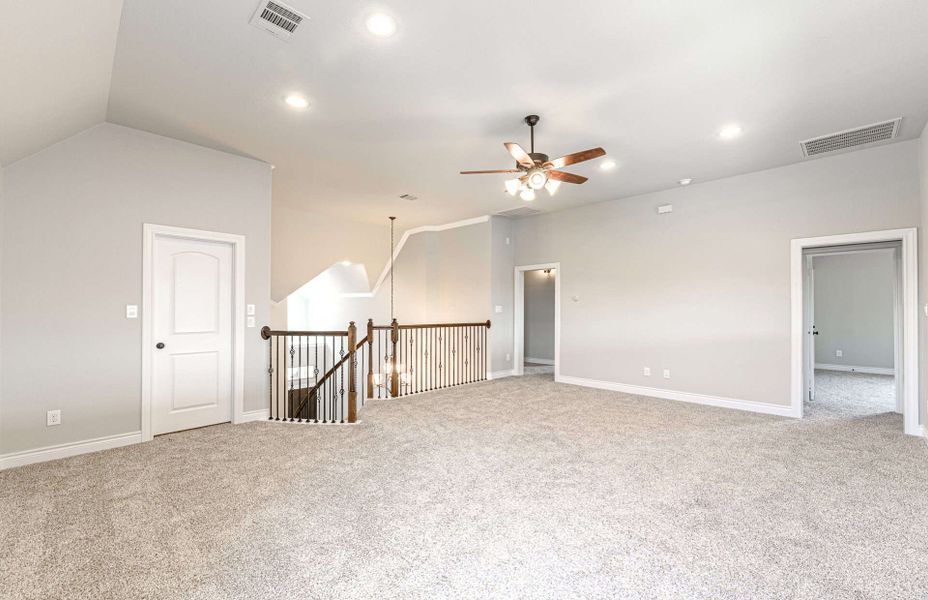Representative unfurnished interior of a home built from the 3182 by Ravenna Homes in Bridgeland 50′, Cypress (Image 27).