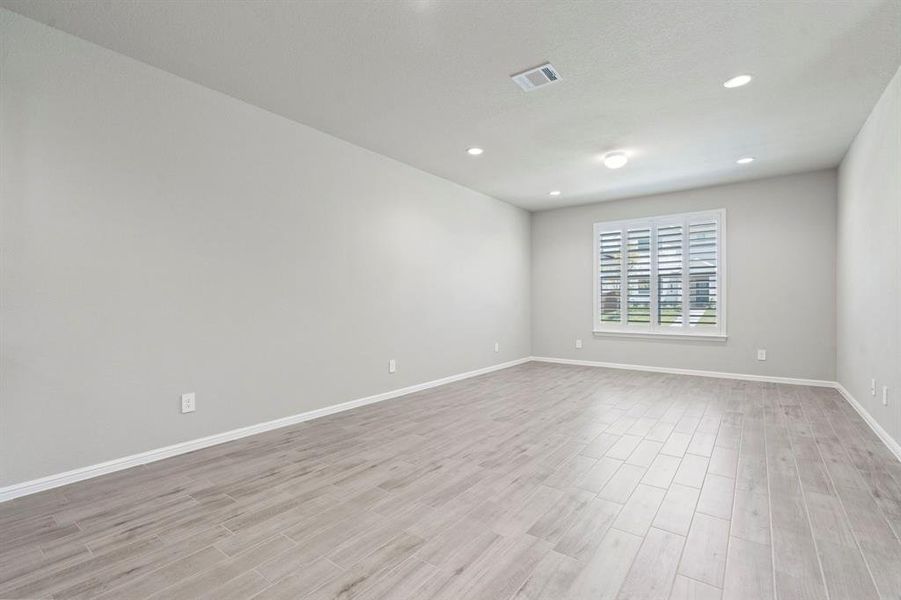 Spacious, unfurnished interior of a new home in , Fort Worth (Image 18).