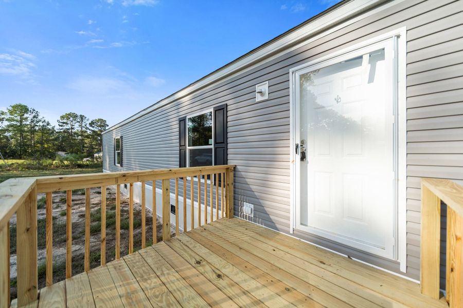 Exterior details and patio area of a home in , St. Matthews (Image 16).