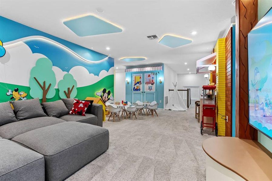 Community amenities in , Davenport (Image 41).