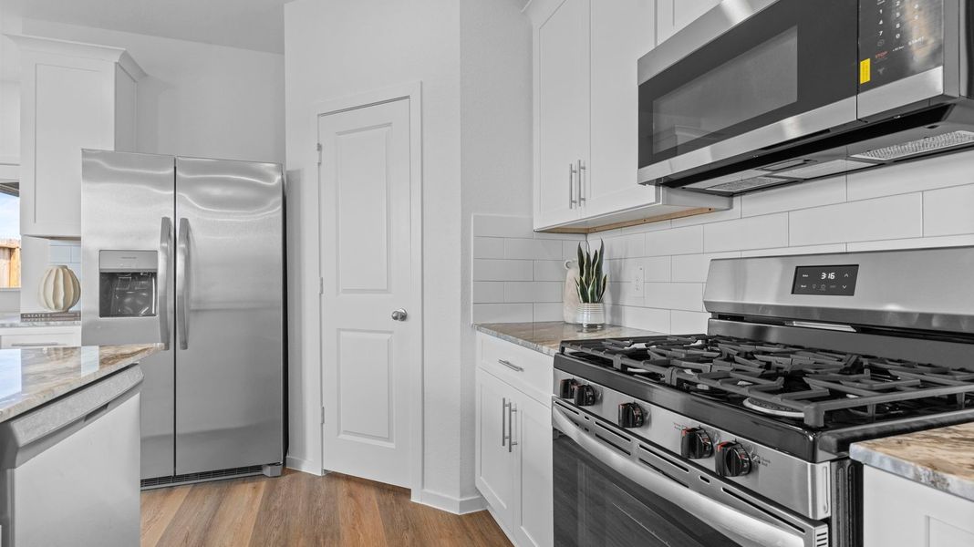 Representative furnished interior of a home built from the DIANA by D.R. Horton in Lakes at Westland Ranch, League City (Image 7).