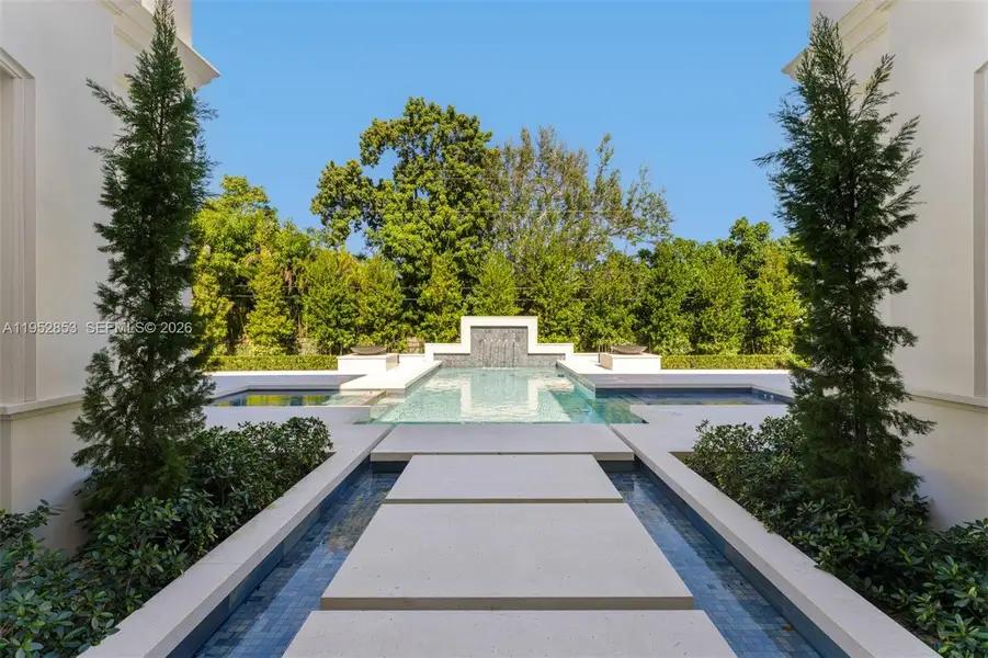 Exterior details and patio area of a home in , Pinecrest (Image 3).