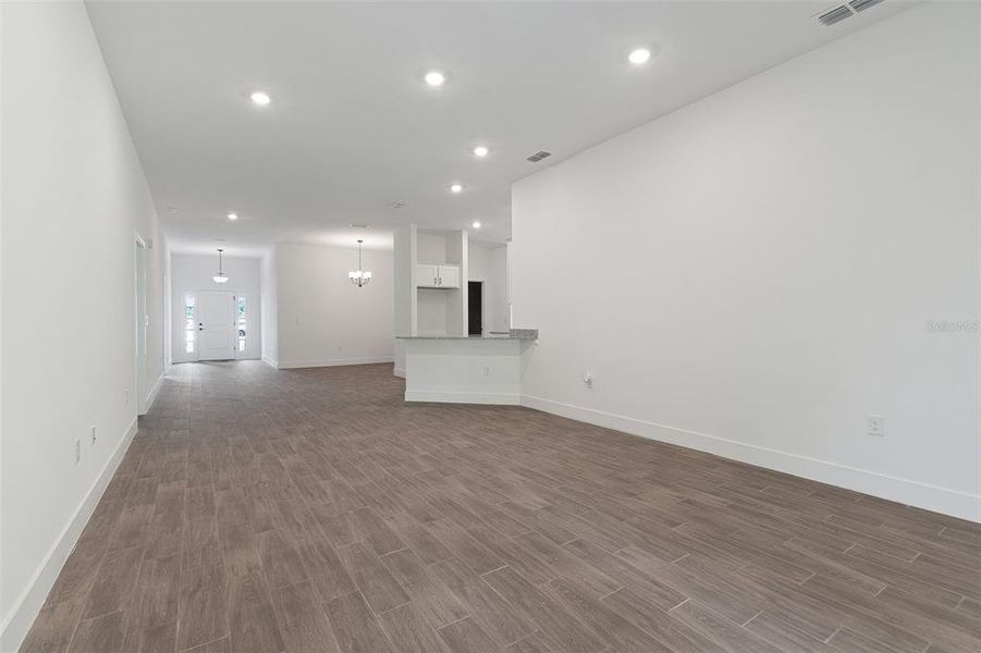 Spacious, unfurnished interior of a new home in Abbey Glen, Dade City (Image 67).