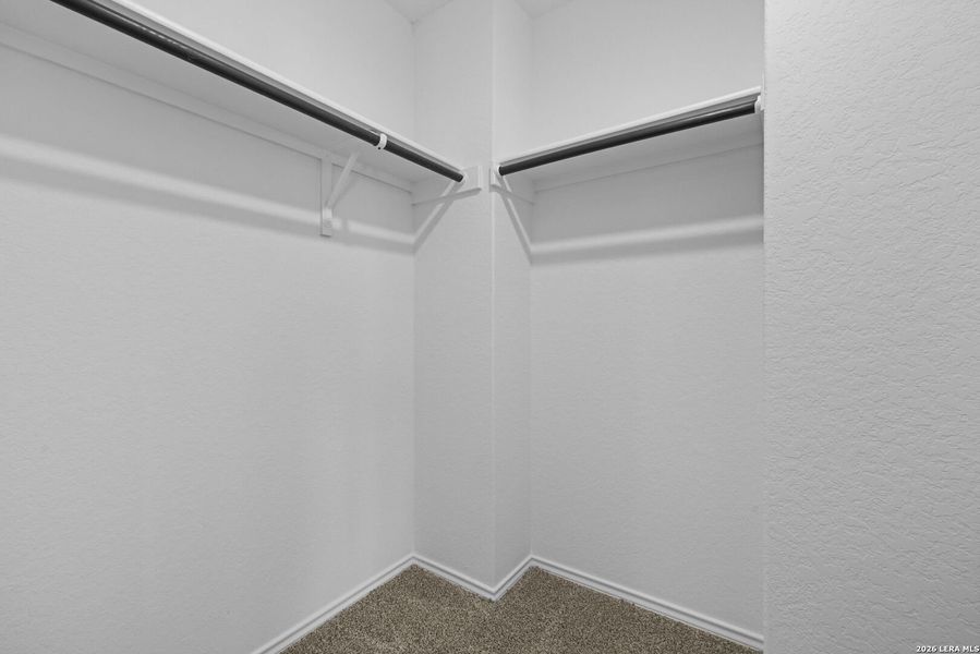 Spacious, unfurnished interior of a new home in Blue Ridge Ranch, San Antonio (Image 11).