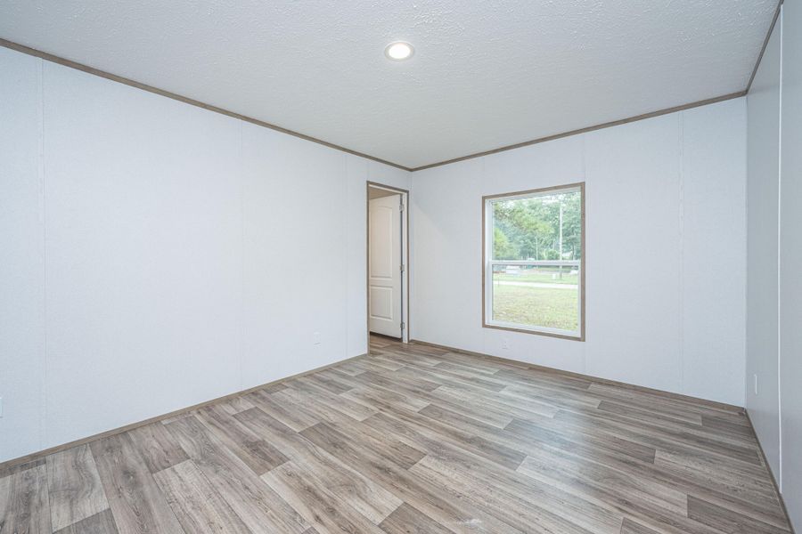 Spacious, unfurnished interior of a new home in , Cottageville (Image 23).