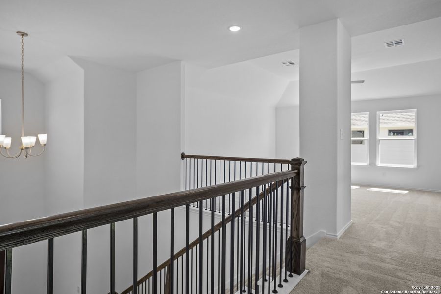 Spacious, unfurnished interior of a new home in Foxbrook, Cibolo (Image 18).