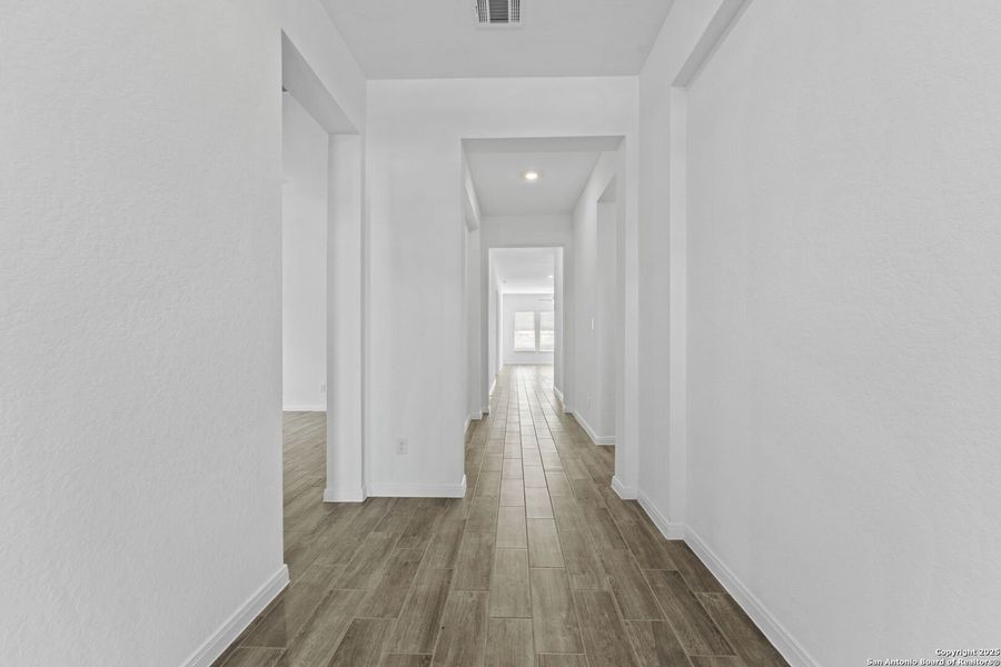 Spacious, unfurnished interior of a new home in Gatehouse: Brookstone II Collection, New Braunfels (Image 19).