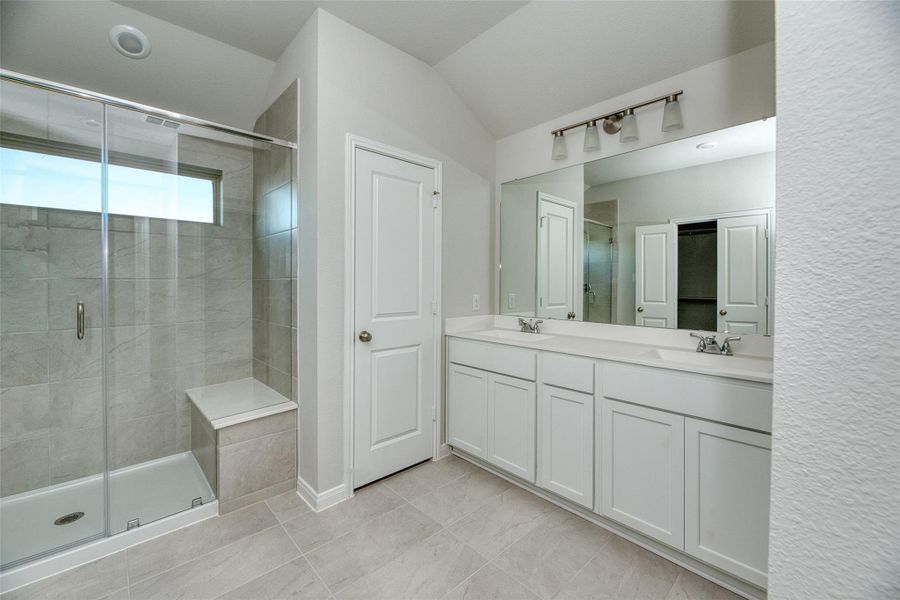 Furnished interior view inside a new home in Aldeana - Paintbrush Collection, Bonney (Image 11).