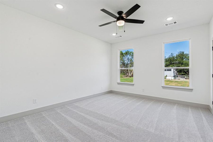 Spacious, unfurnished interior of a new home in , Granbury (Image 32).