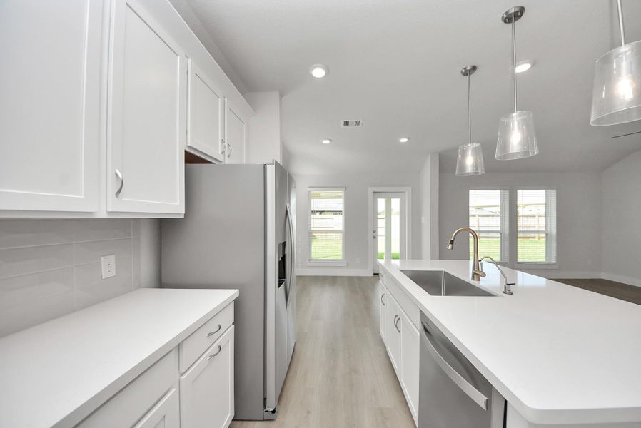 Furnished interior view inside a new home in Sunrise Cove: Landmark Collection, Texas City (Image 8).