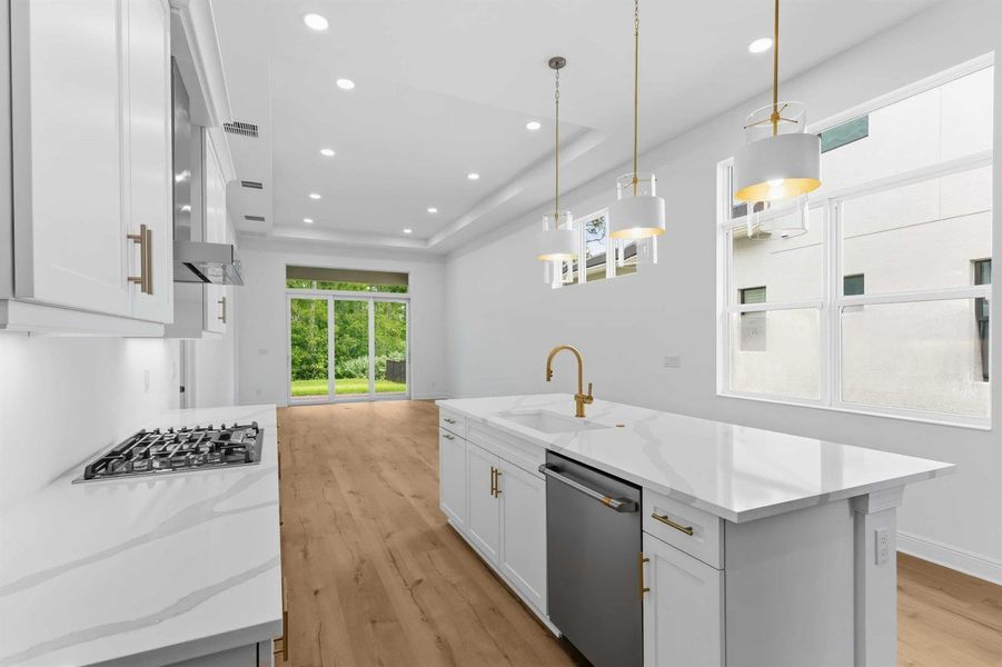 150_SE_Cortile_Ave_vacant-08