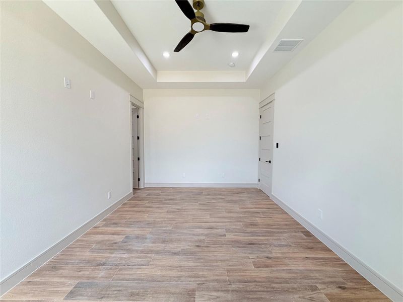 Spacious, unfurnished interior of a new home in , Washington (Image 35).
