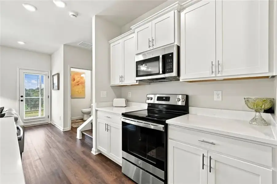 Furnished interior view inside a new home in , Jasper (Image 18).